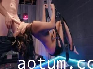 秋日蜜桃臀狂摇 巨乳妹浪叫高潮喷发